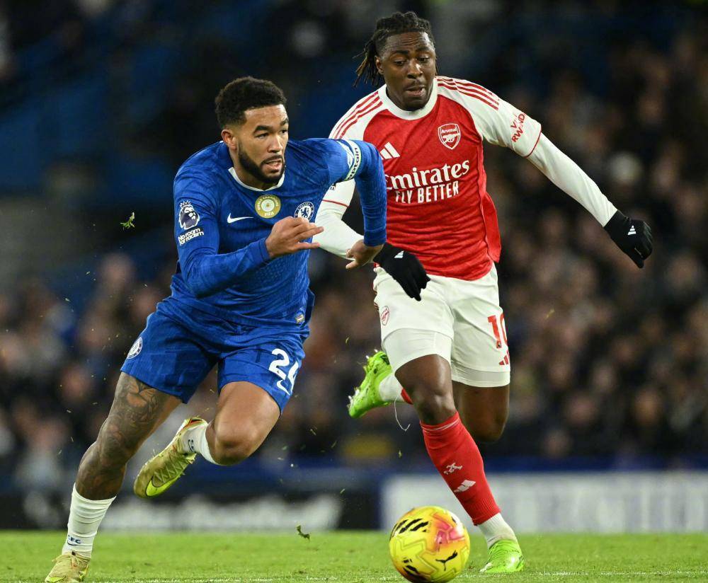 英超榜首战！十人切尔西1-1阿森纳主场7年不胜，马雷斯卡炮轰主裁